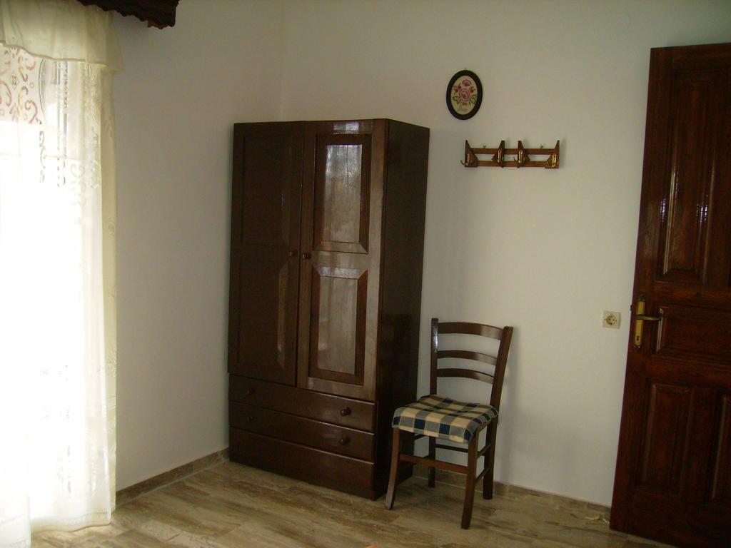 Gerekos Studios And Apartments Agios Georgios  Exterior foto